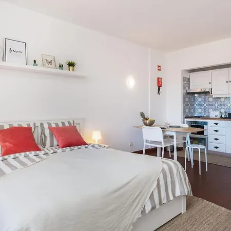Silchoro - Lovely And Cosy Studio With Pool View In Apartment